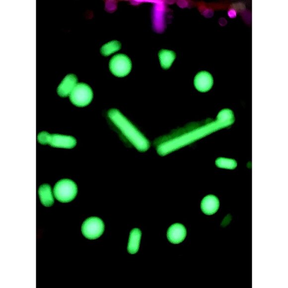 Michael Kors Women's Watch MK6911 Runway Quartz Crystals Gold Tone Steel 40mm - Picture 8 of 15